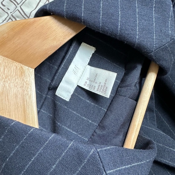 H&M Navy Blazer - Picture 3 of 6
